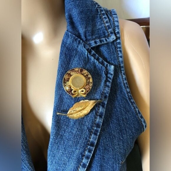 Bundle gold tone meshed hat and leaf brooch - Picture 3 of 7